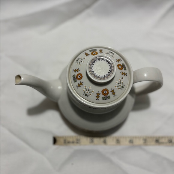 Vintage Royal Doulton “Kimberley” Teapot - Picture 3 of 6